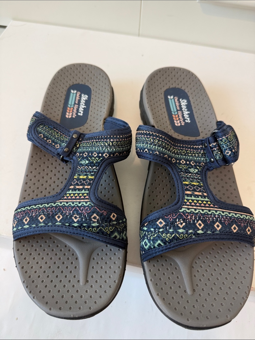 Skechers Women Navy Multicolor Patterned Hook-and-Loop Sandals